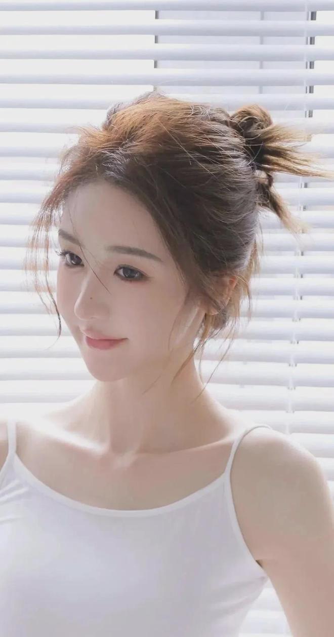 人人喊_欧美摸添人人喊VOG真人欧美天天